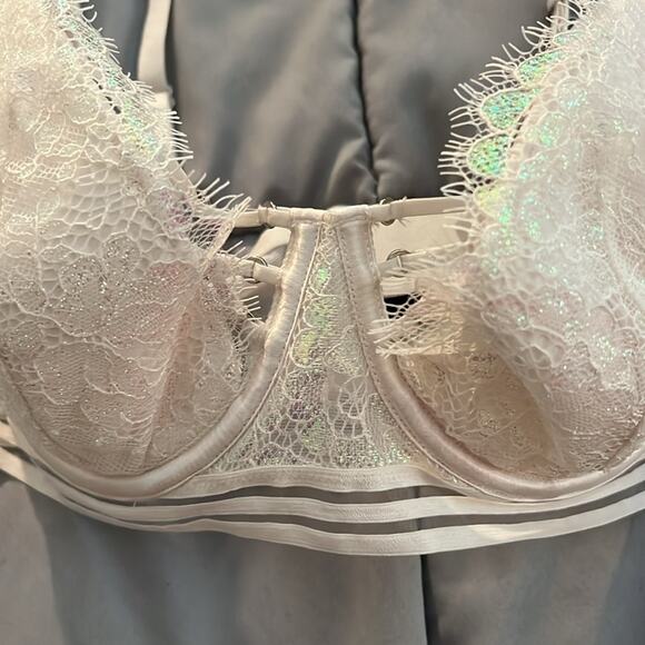 VS sexy Lace bra with strap detailing size 34 D‎ - Picture 2 of 5